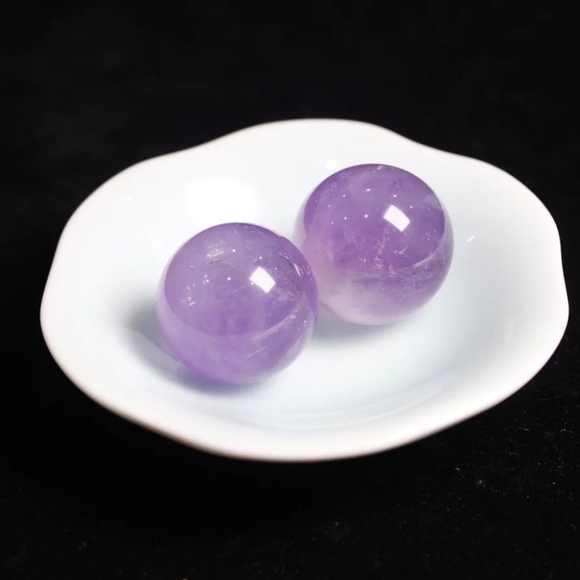 2 sets AMETHYST crystal ball with stand.  Decor or Meditation 🧘‍♀️ Aprox 22mm - Picture 6 of 9